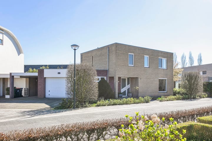 Koopwoningen - huizen te koop in [Funda]