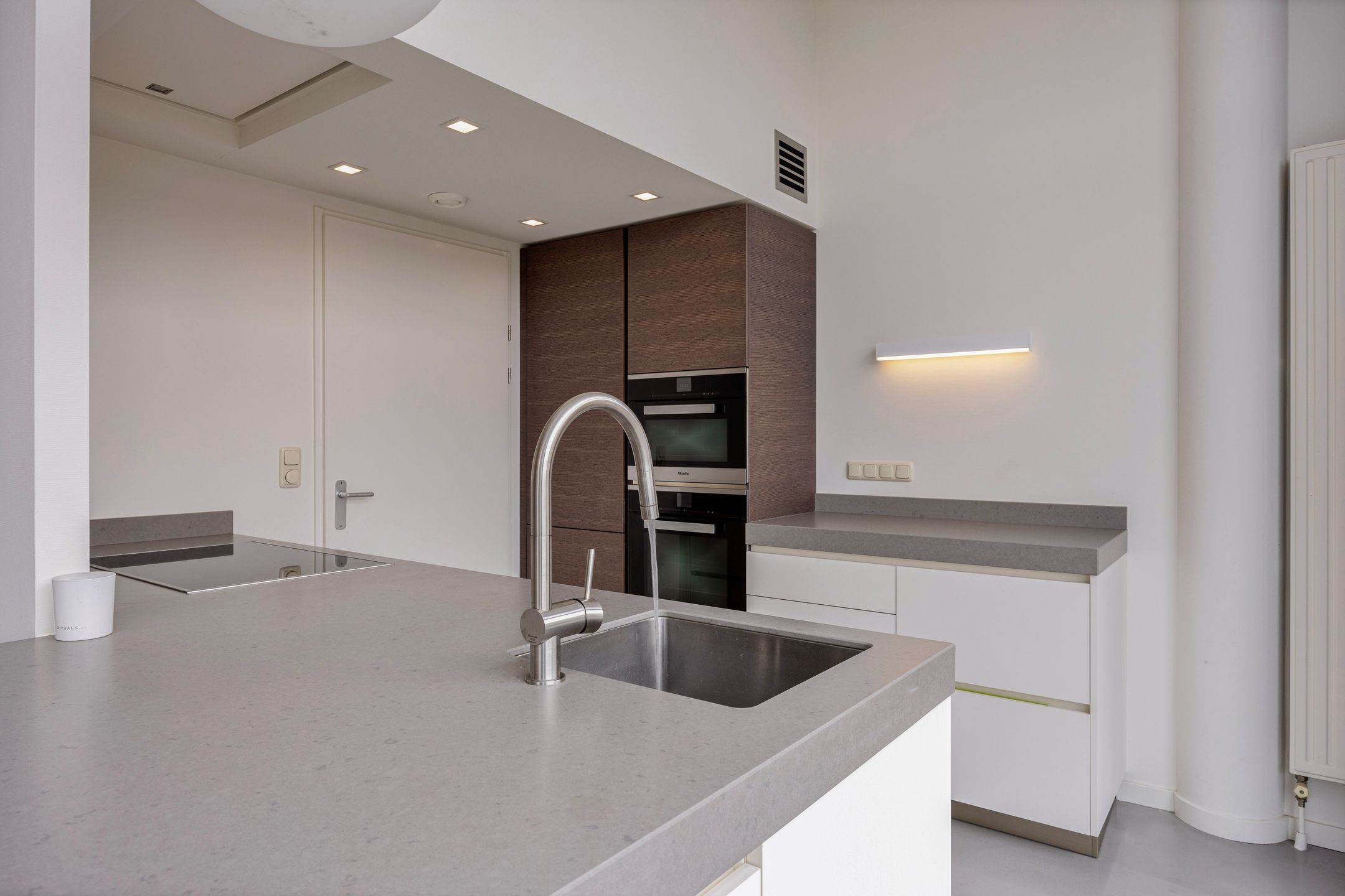 Foto 12 van Plein 1992 40-H