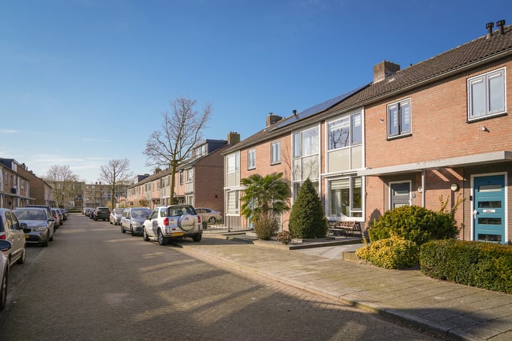 Photo 3 of Paulusstraat 4