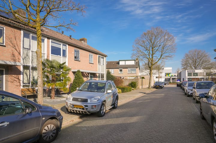 Photo 4 of Paulusstraat 4