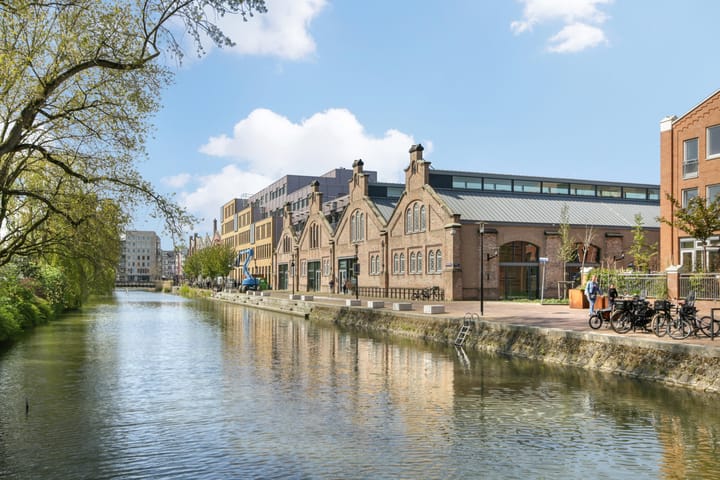 Photo 25 of Johannes van der Waalsstraat 83-1