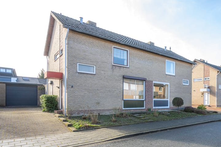 Foto 1 van Junostraat 8