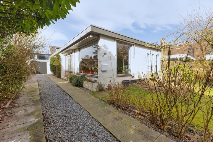 Foto 1 van Emmalaan 15