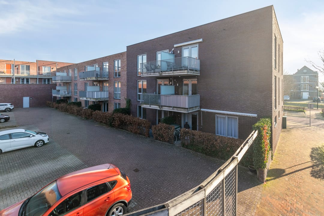 Photo 2 of Pieter van Vollenhovenstraat 3