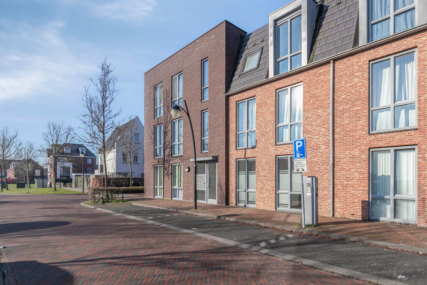 Photo 4 of Pieter van Vollenhovenstraat 3