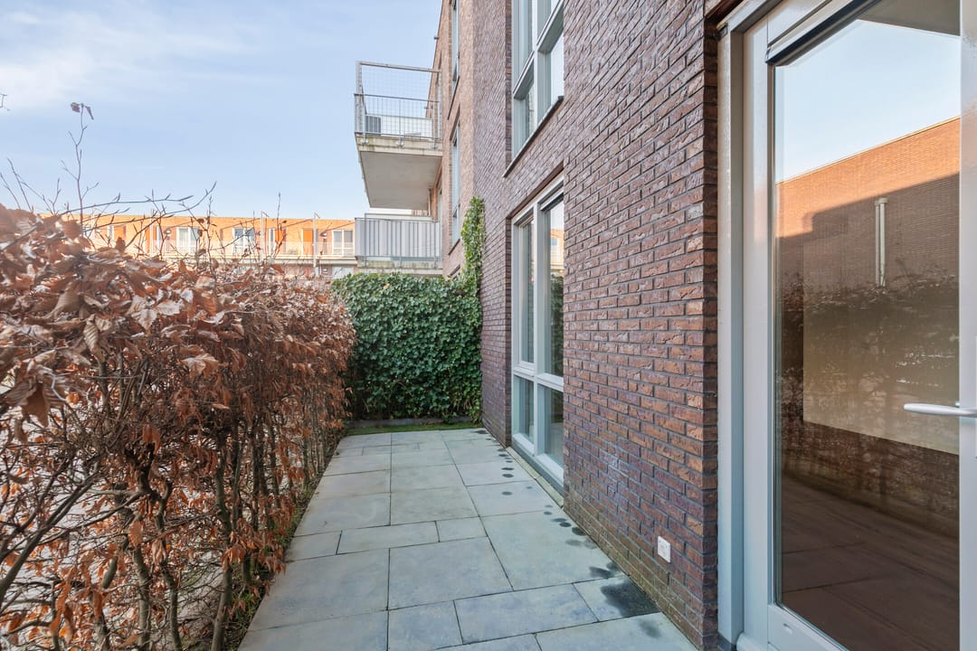 Photo 16 of Pieter van Vollenhovenstraat 3