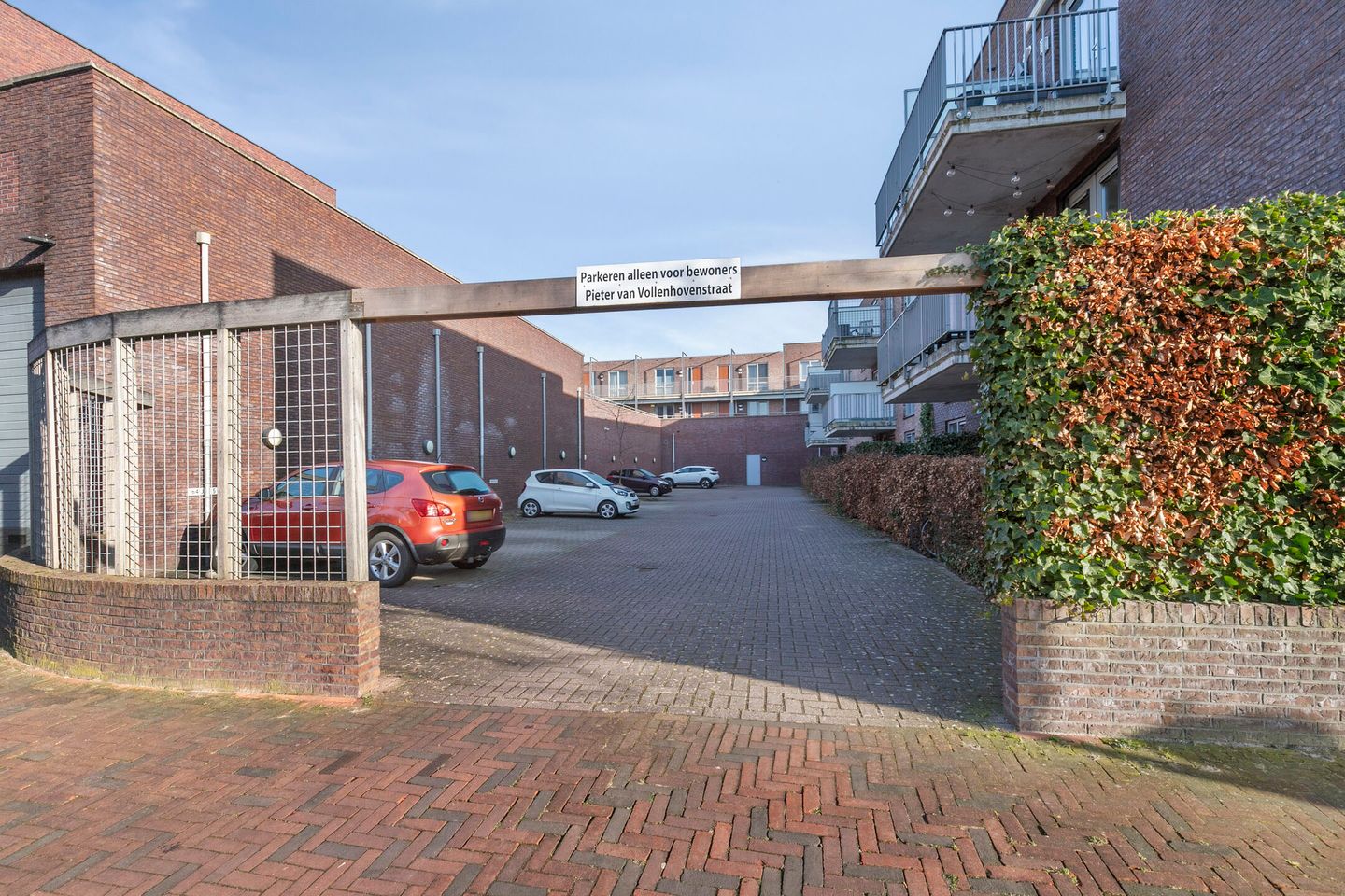 Photo 25 of Pieter van Vollenhovenstraat 3