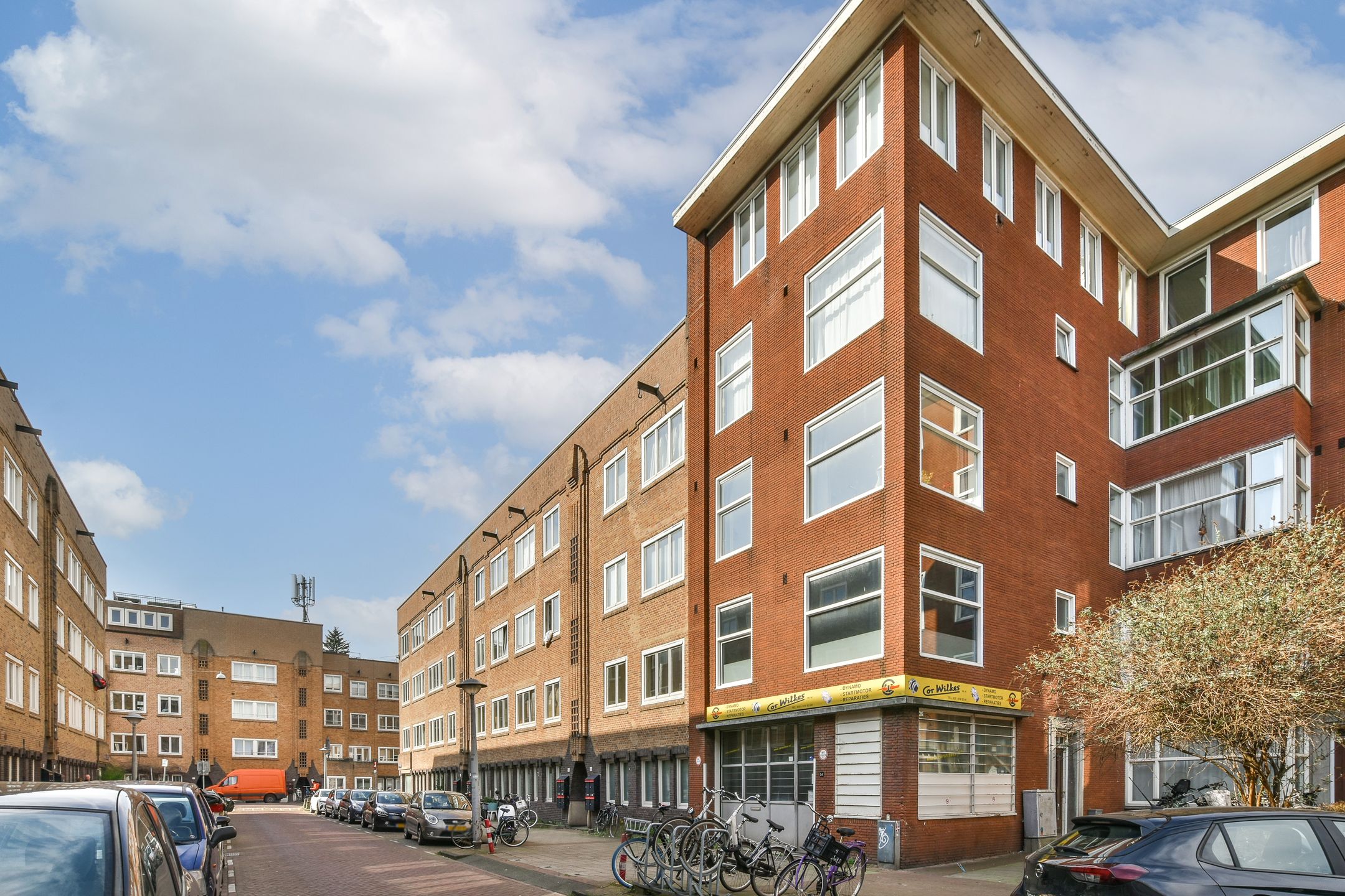 Photo 15 of Bloys van Treslongstraat 62-2