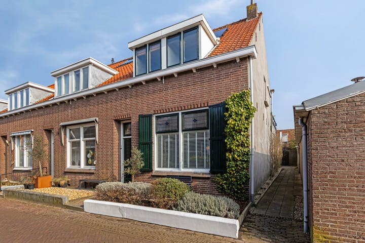 Photo 6 of Steiltjesstraat 2