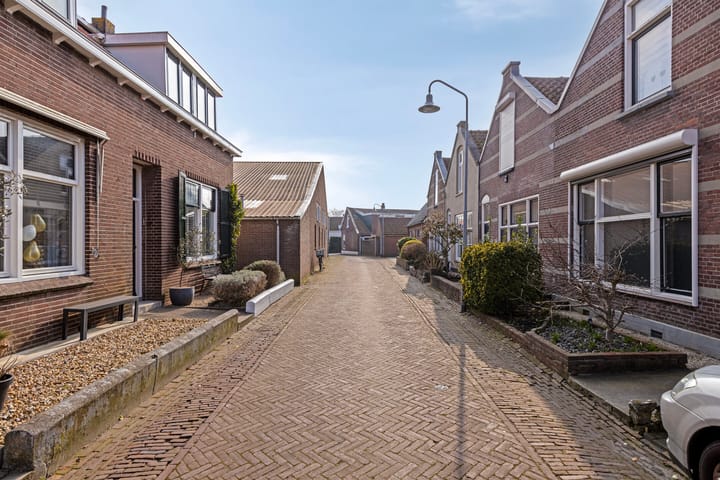 Photo 8 of Steiltjesstraat 2