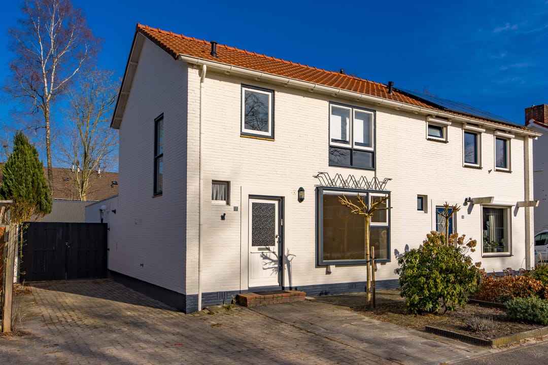 Foto 1 van Burg van Sevenhovenstraat 17