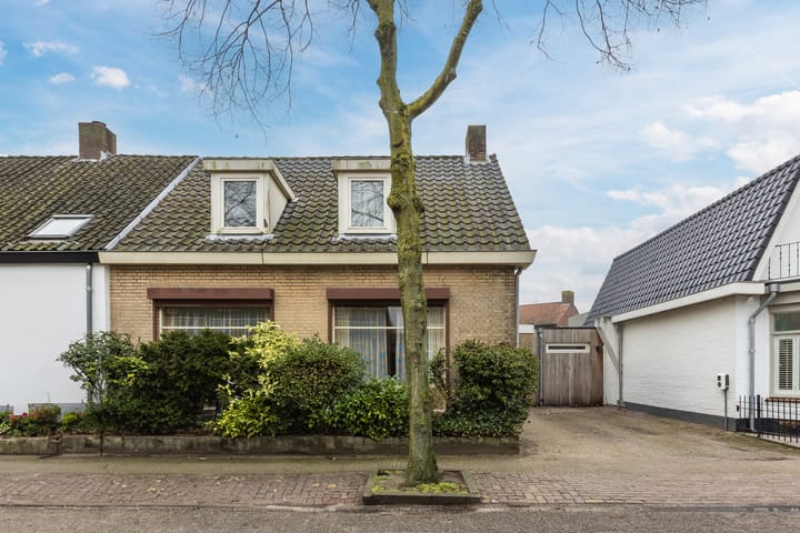 Photo 46 of Hoolstraat 79