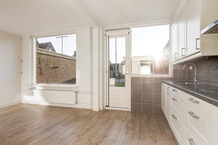 Foto 7 van Begoniastraat 3