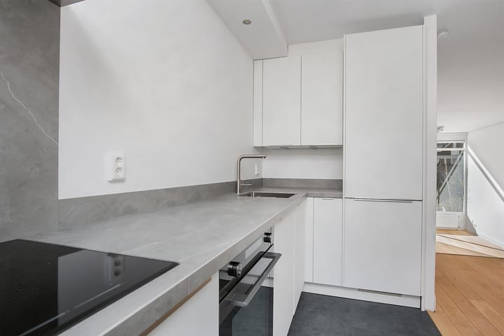 Photo 10 of Kruisstraat 47-F