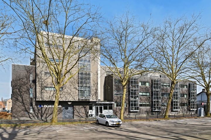 Foto 1 van Parallelweg 104-A