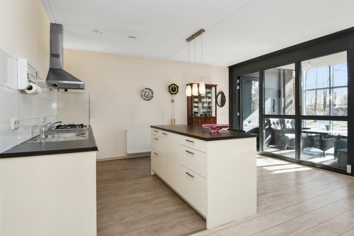 Foto 3 van Parallelweg 104-A