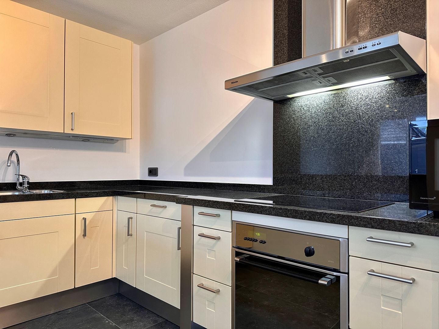 Photo 14 of Heyencamp 68