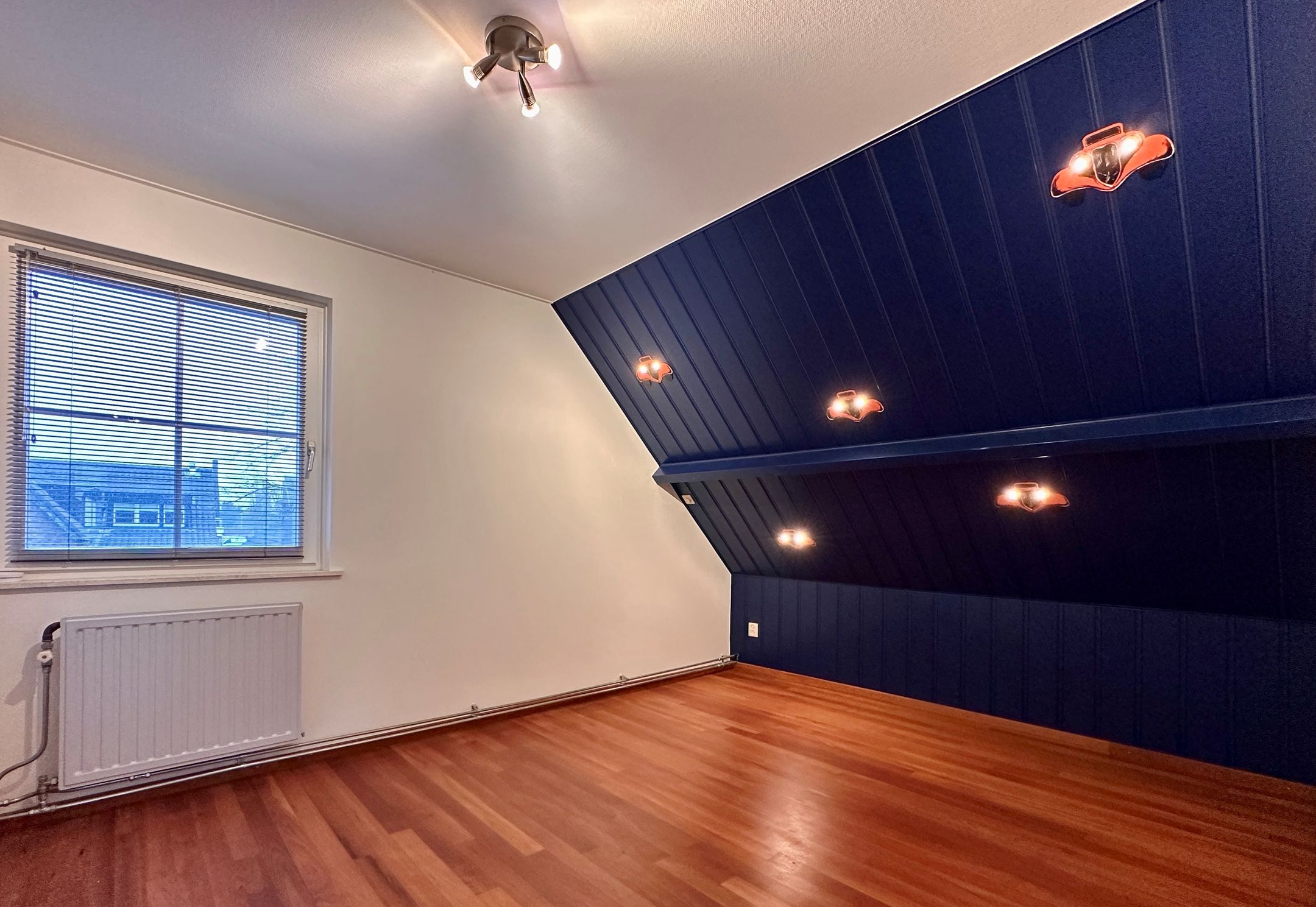 Photo 27 of Heyencamp 68