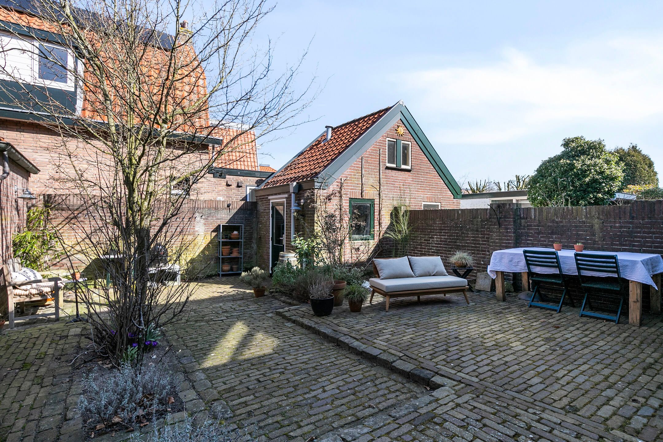 Foto 15 van Van Meerbeekstraat 1