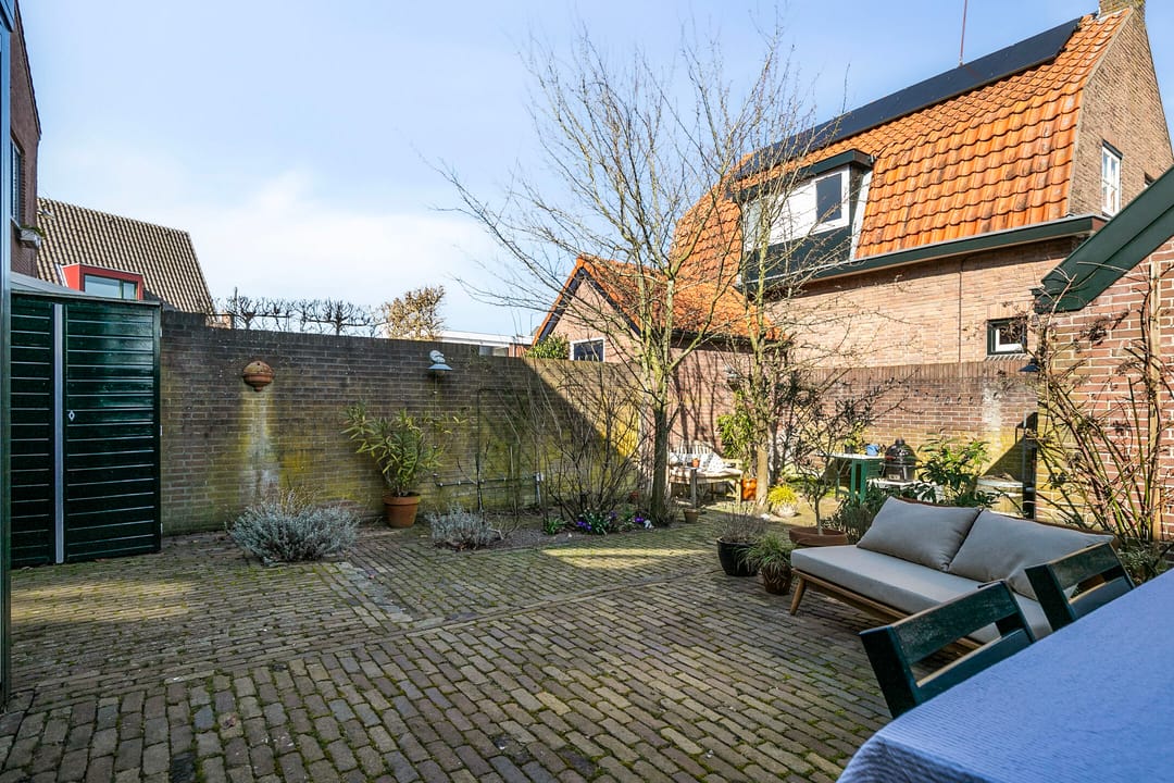 Foto 17 van Van Meerbeekstraat 1