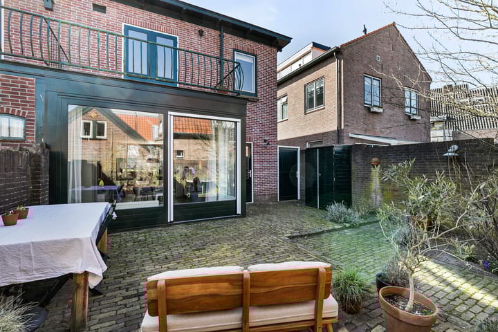 Foto 19 van Van Meerbeekstraat 1