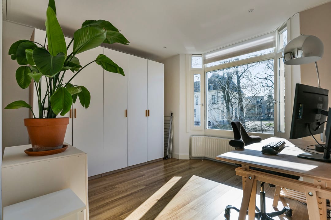 Foto 26 van Van Meerbeekstraat 1