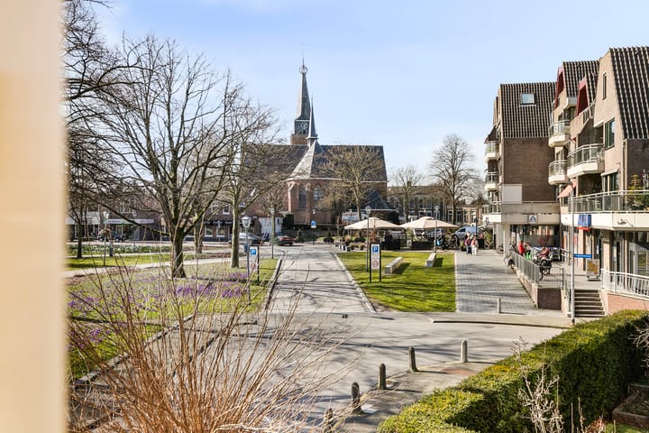 Foto 31 van Van Meerbeekstraat 1