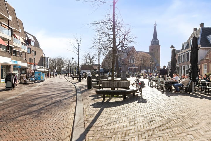 Foto 32 van Van Meerbeekstraat 1