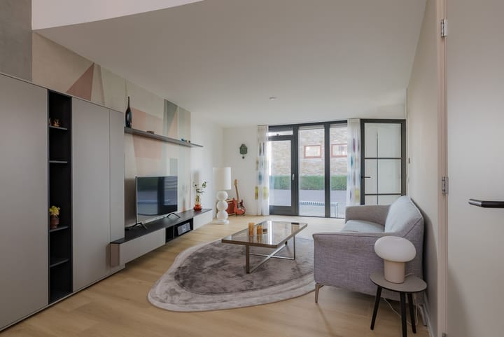 Foto 15 van L. Springerstraat 93