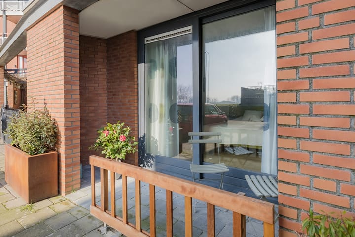 Foto 28 van L. Springerstraat 93