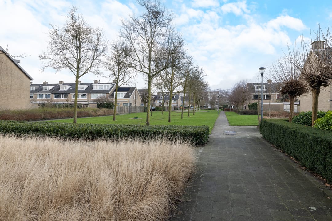 Photo 41 of Meent 45