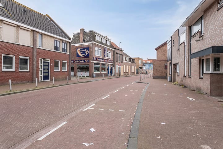 Photo 34 of Hoogstraat 52