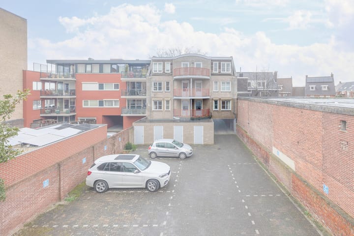 Foto 1 van Parallelweg 17