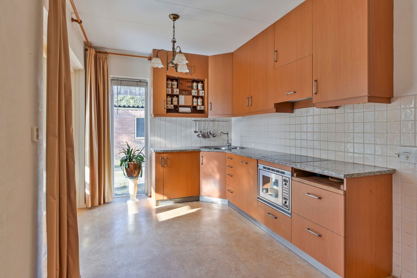 Foto 10 van Parallelweg 1