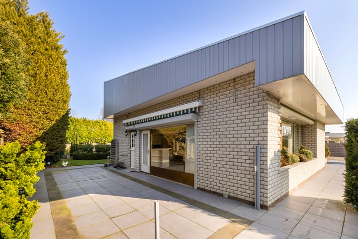 Foto 5 van D v Voornelaan 17