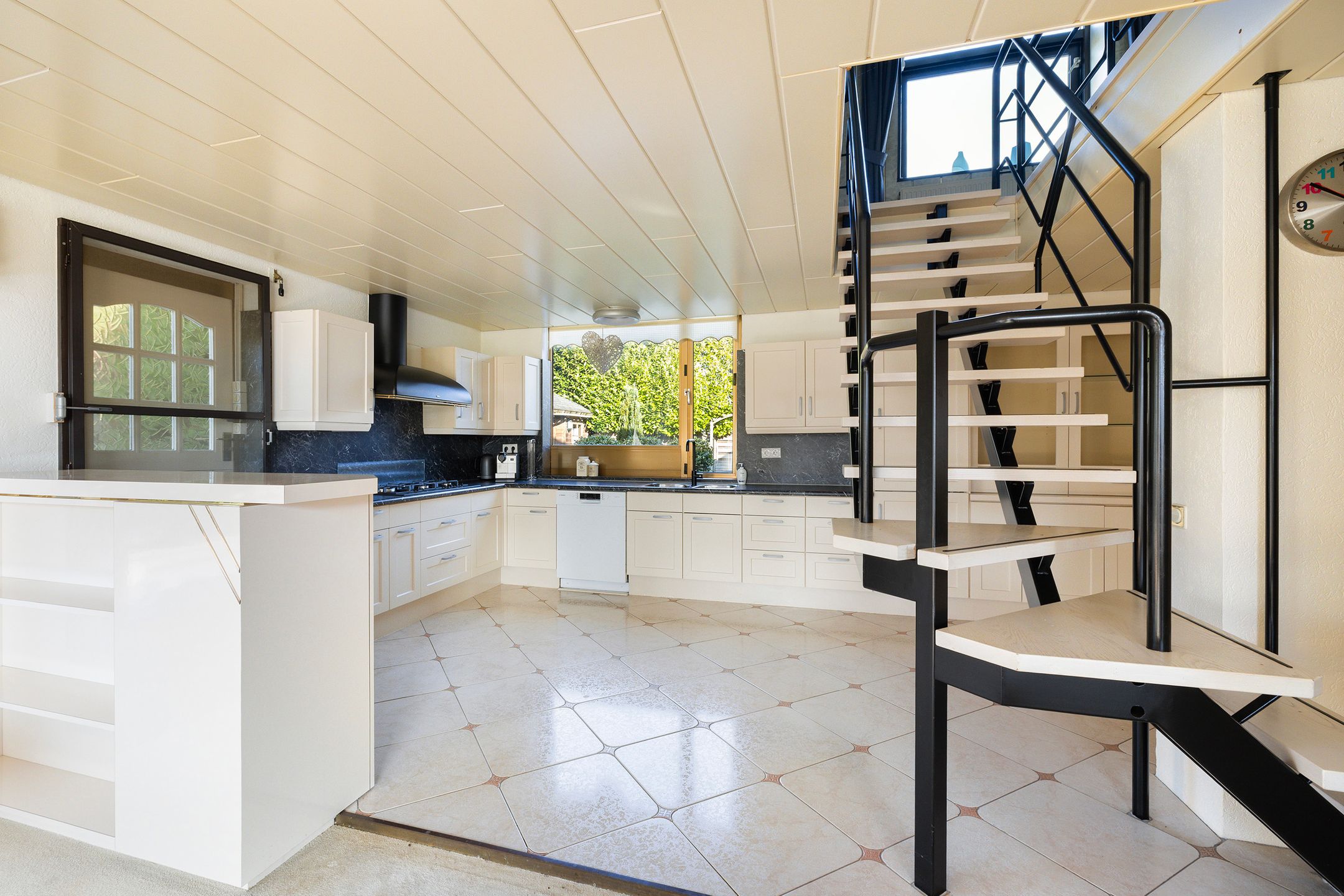 Foto 15 van D v Voornelaan 17