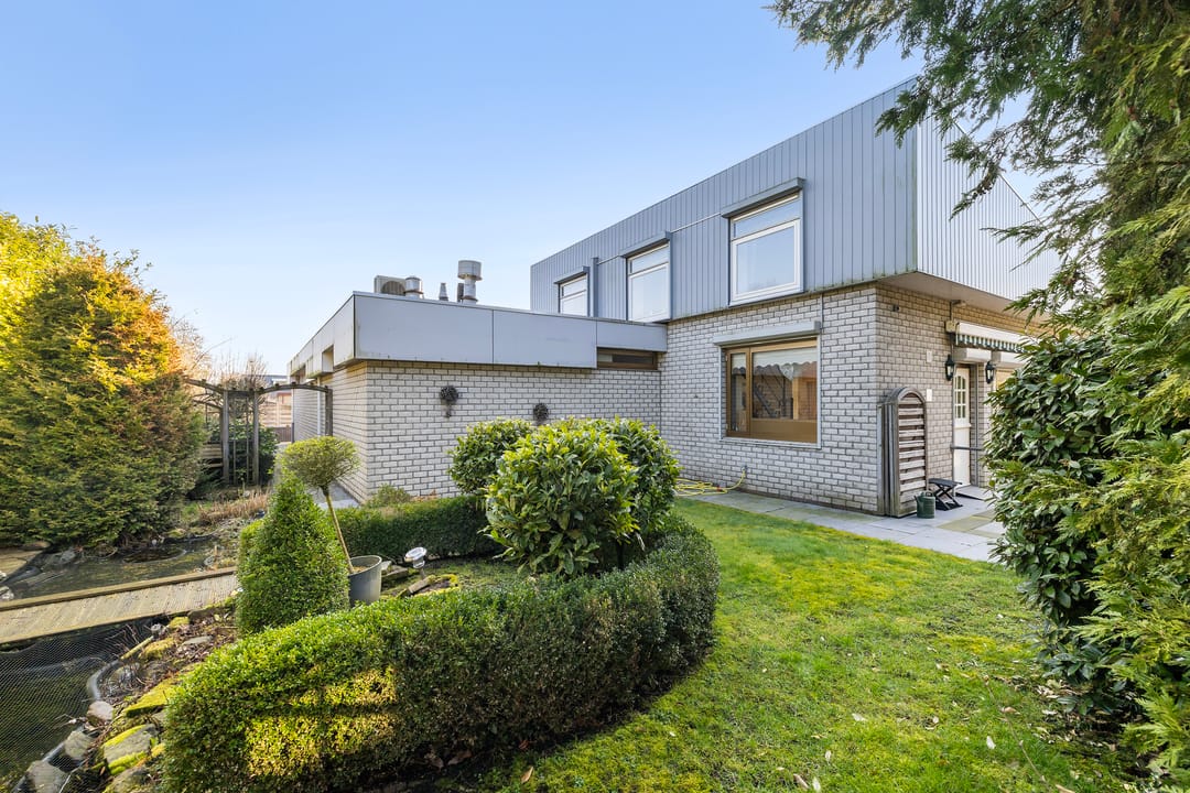 Foto 38 van D v Voornelaan 17