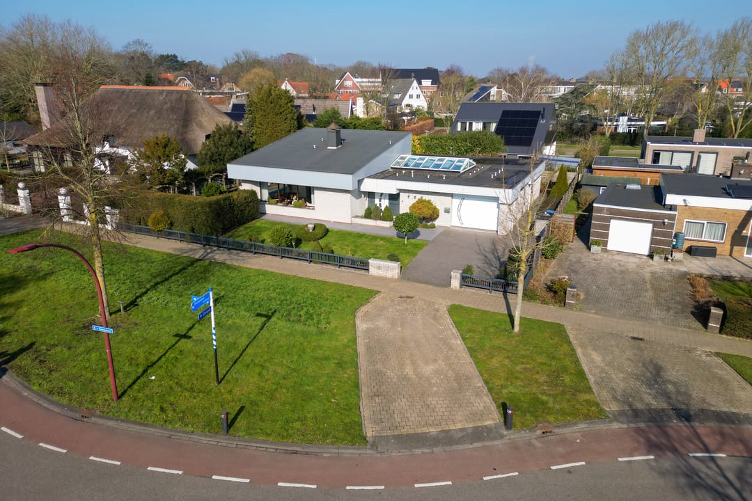 Foto 43 van D v Voornelaan 17