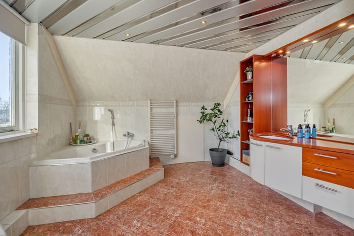 Foto 32 van De Jonglaan 41