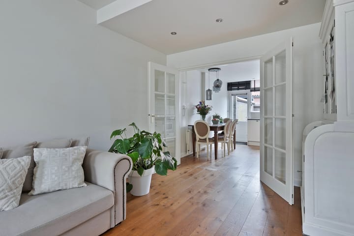 Photo 13 of Weeshuisstraat 6