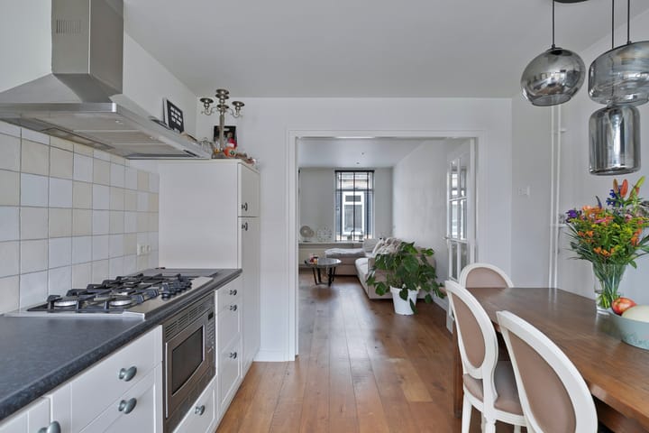 Photo 15 of Weeshuisstraat 6