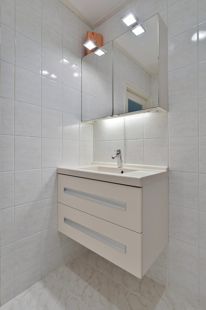 Photo 23 of Weeshuisstraat 6