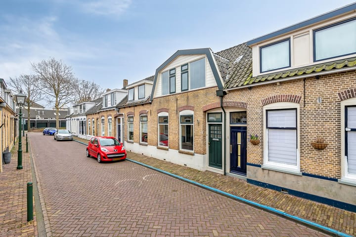 Photo 27 of Weeshuisstraat 6