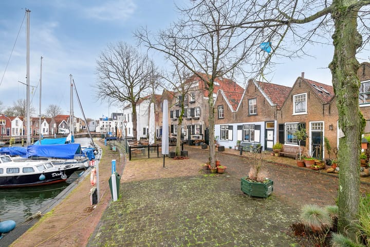 Photo 28 of Weeshuisstraat 6