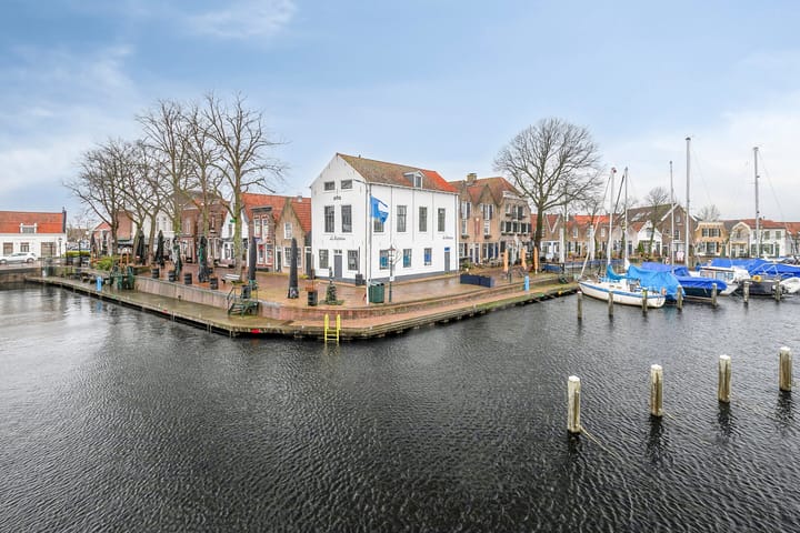 Photo 29 of Weeshuisstraat 6