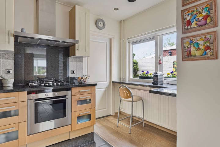 Foto 12 van Emmastraat 9