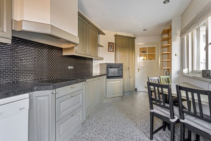 Foto 11 van Robert Regoutstraat 15