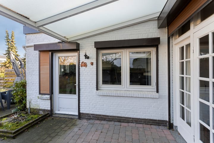 Foto 33 van Robert Regoutstraat 15