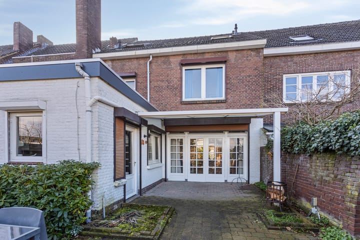 Foto 34 van Robert Regoutstraat 15