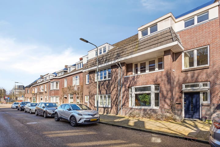 Foto 39 van Robert Regoutstraat 15